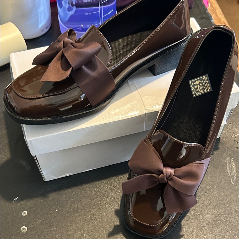 Chic Brown Patent Loafers with Bow